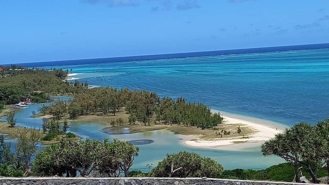 Chez Laineda Le Bijou Mourouk Rodrigues Bed and Breakfast Port South East Buitenkant foto